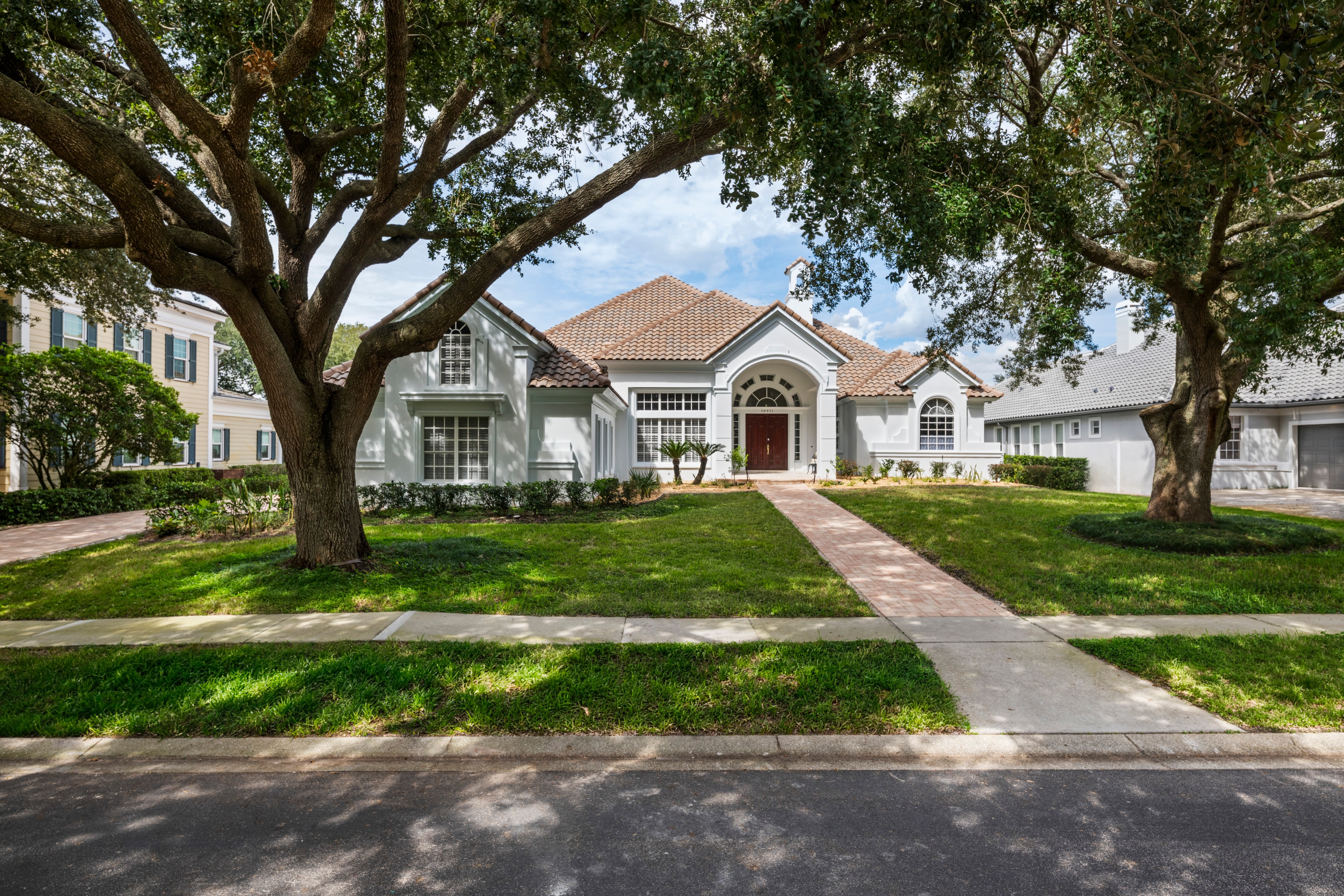 10951 Emerald Chase Dr. — photograph 2