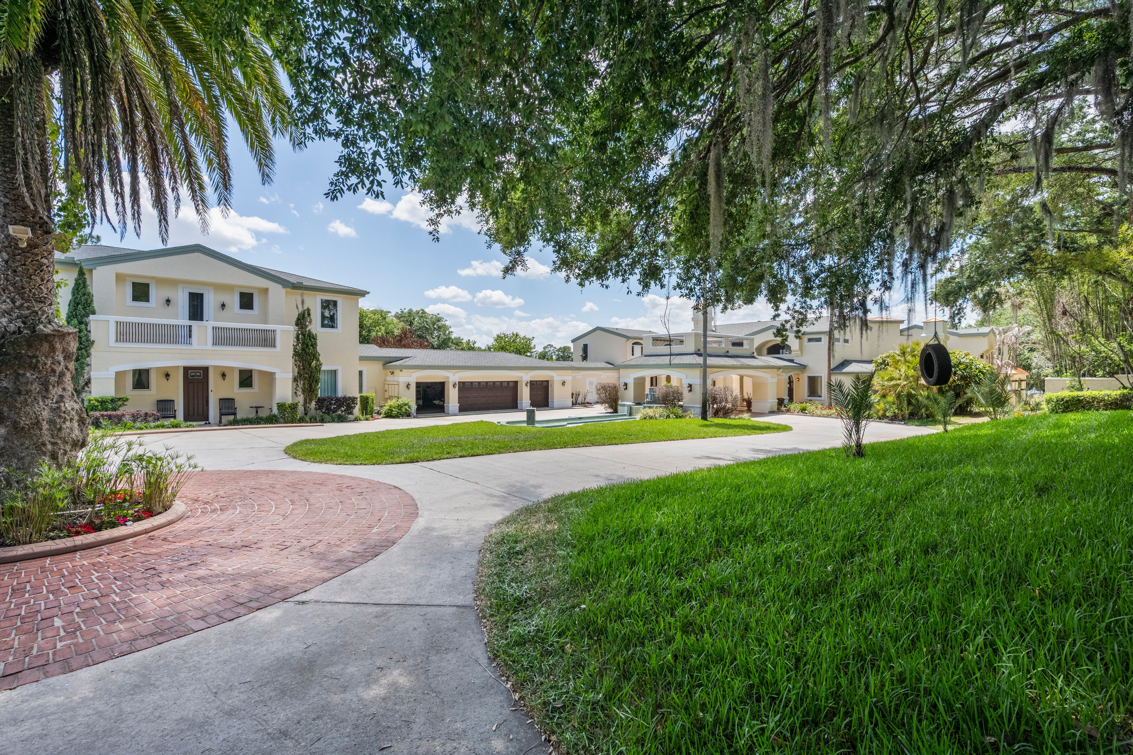 8866 Darlene Dr — photograph 2