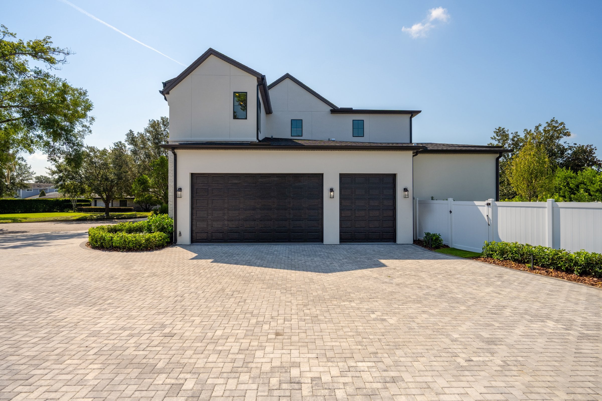 1417 Williams Dr — photograph 2